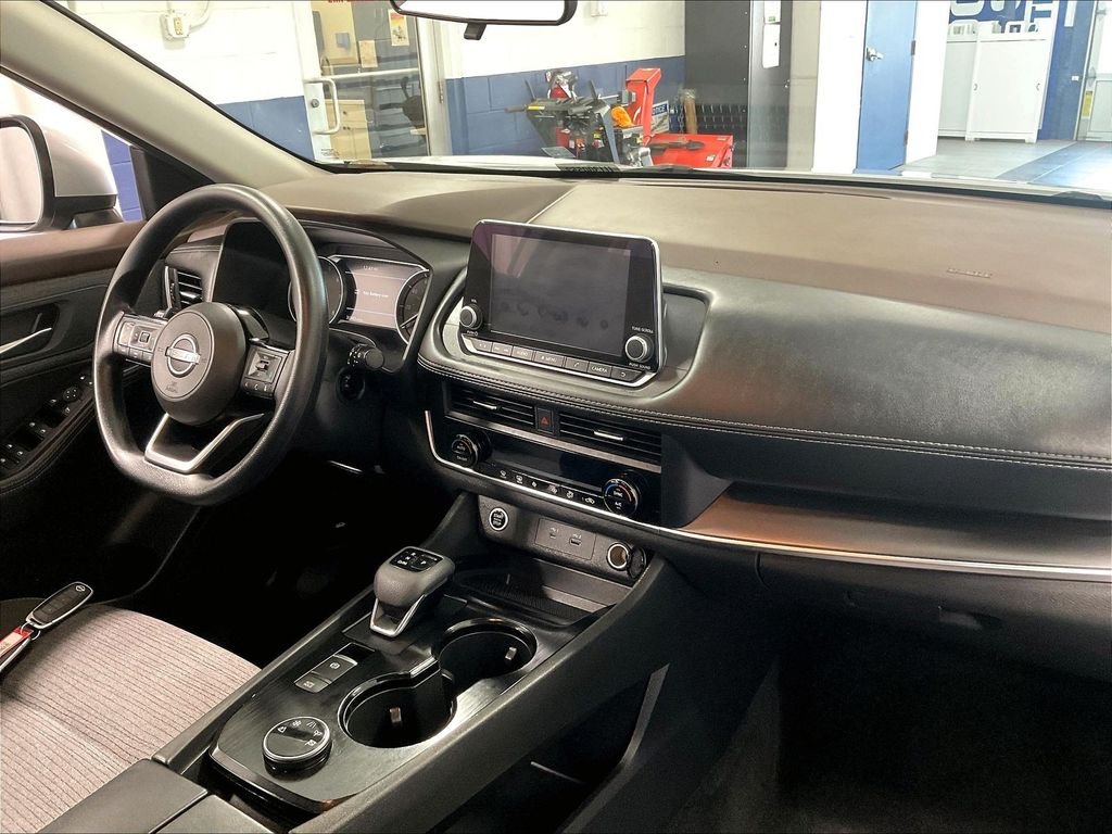 Used 2023 Silver Nissan SV image 14