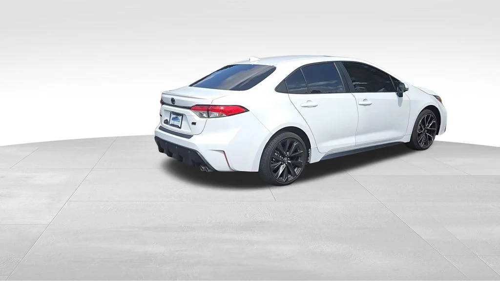 Used 2024 Ice Toyota SE image 8