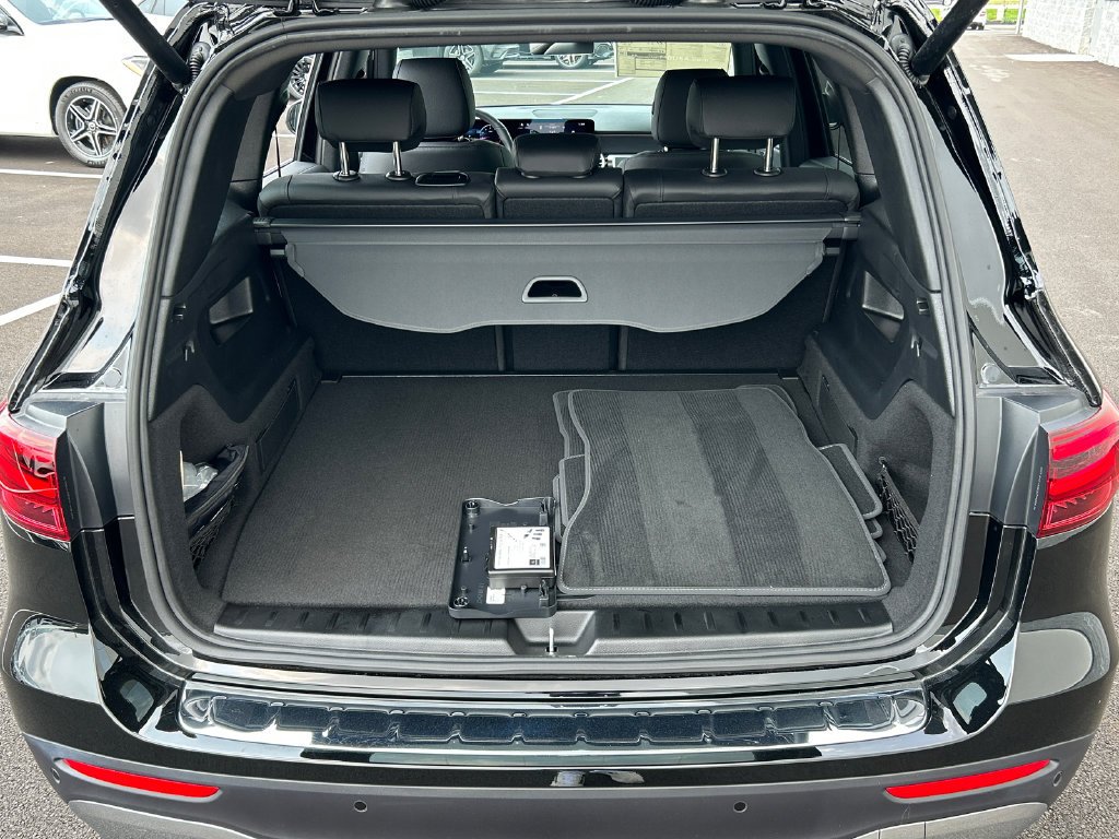 New 2026 Night Black Mercedes-Benz GLB 250 image 7