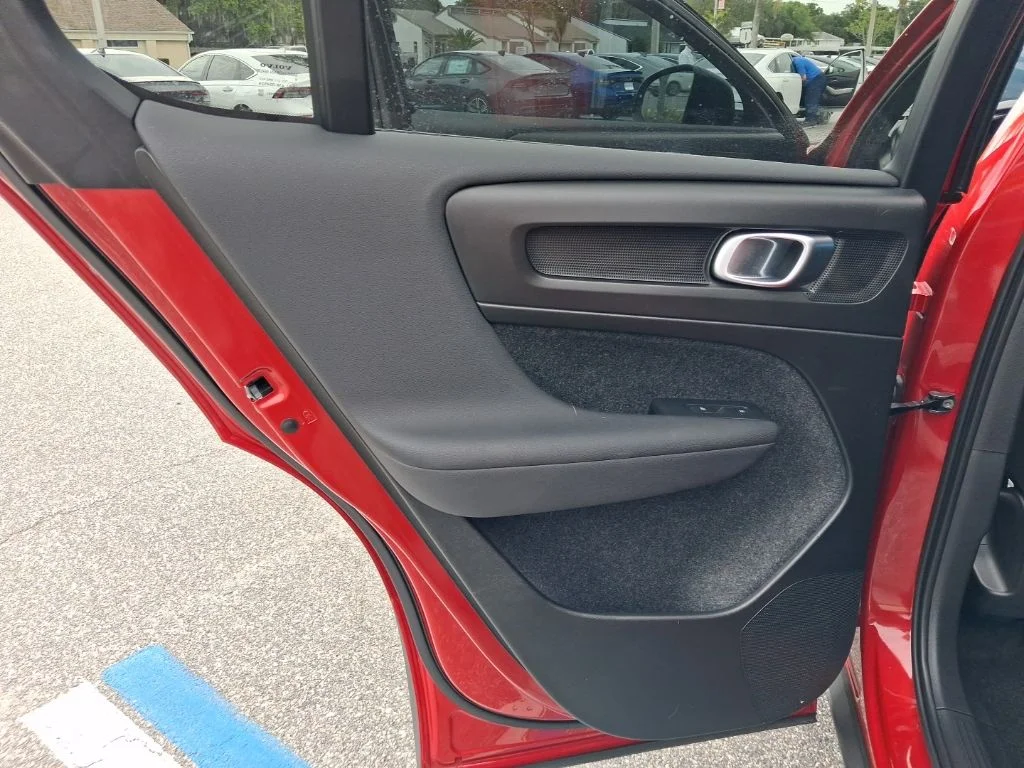 Used 2023 Red Volvo Ultimate image 25