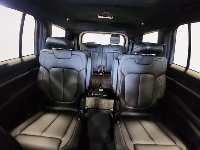 New 2026 Diamond Black Crystal Pearl-Coat Exterior Paint Jeep  image 13
