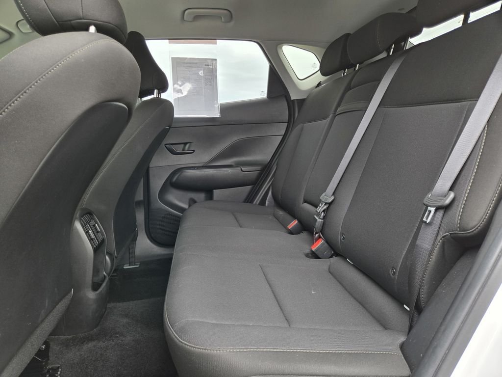 Used 2024 Atlas White Hyundai SEL image 10