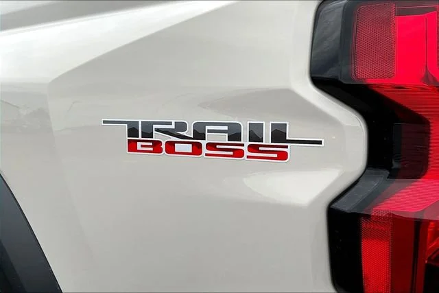 2026 Chevrolet Colorado Trail Boss - Photo 9