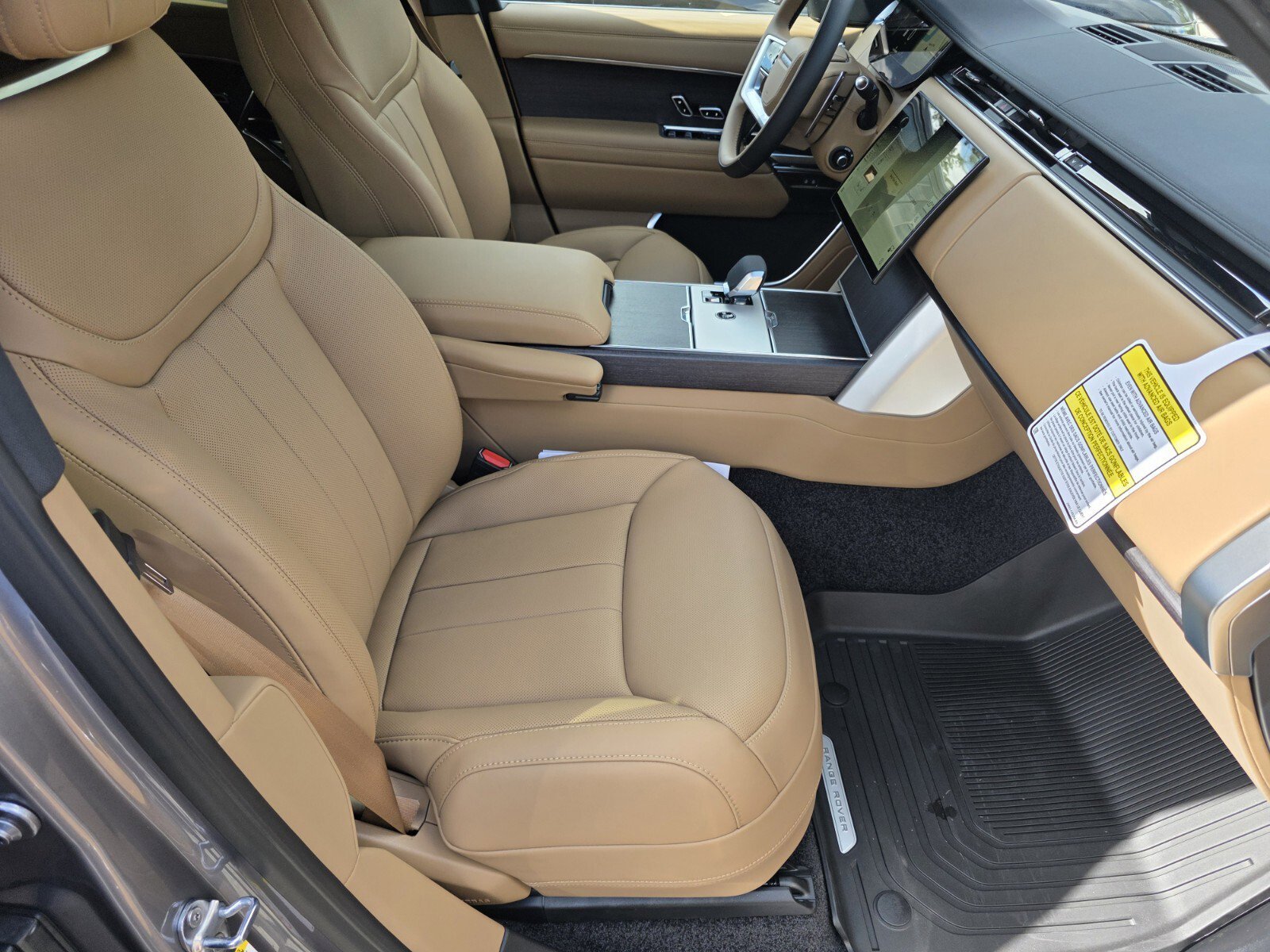 New 2026 Land Rover Range Rover SE SUV in West Palm Beach #R22115