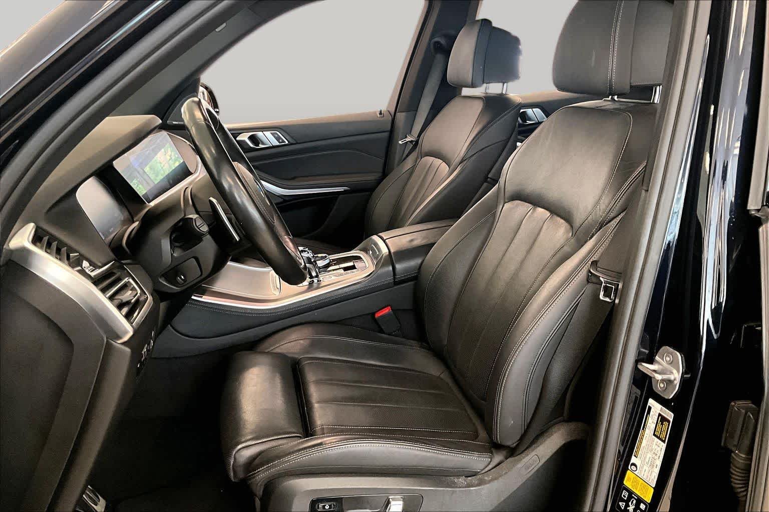Used 2019 Carbon Black Metallic BMW xDrive50i image 7