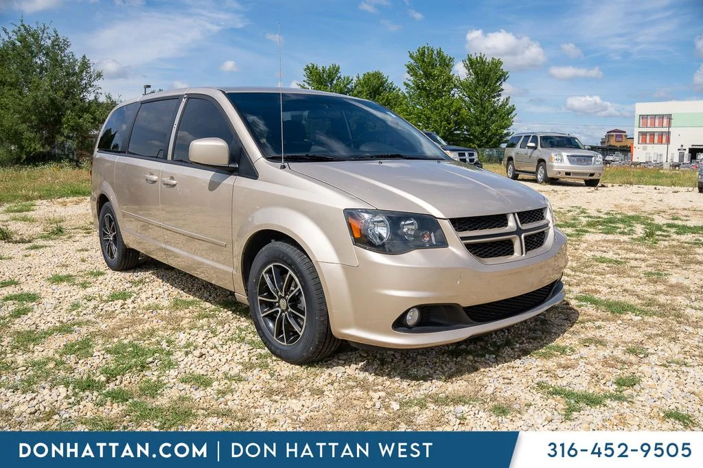 Used 2016 Beige Dodge R/T image 33