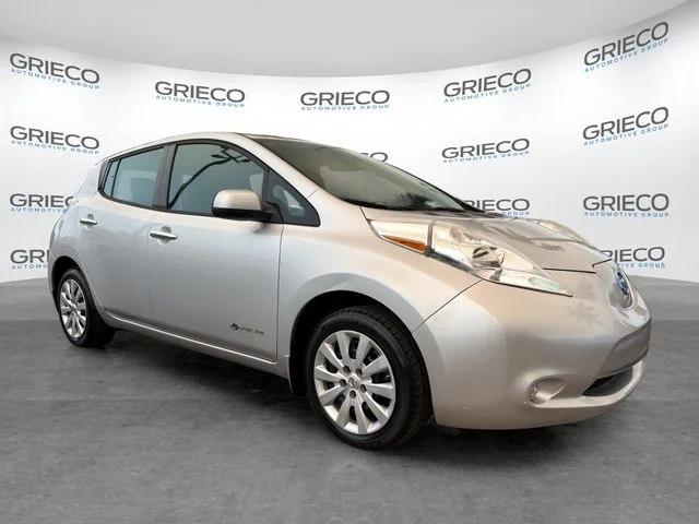 Used 2016 Brilliant Silver Nissan S image 1