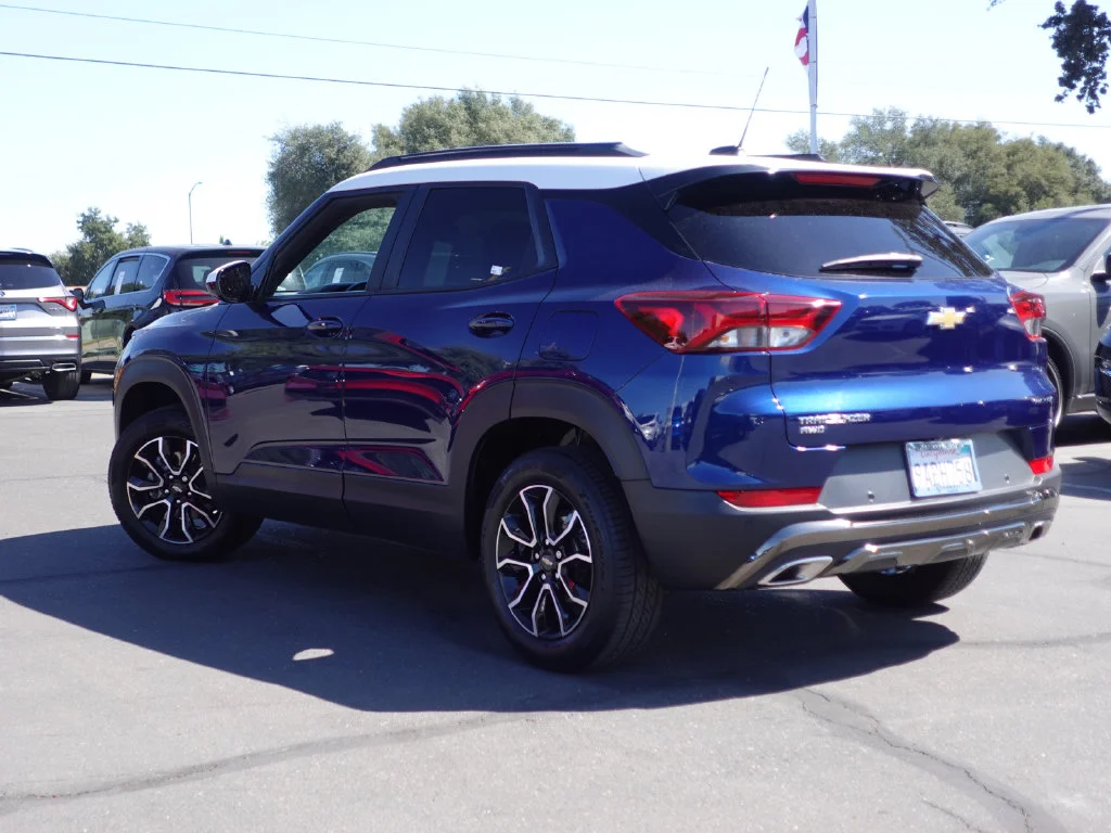 Used 2022 Blue Glow Metallic Chevrolet ACTIV image 9