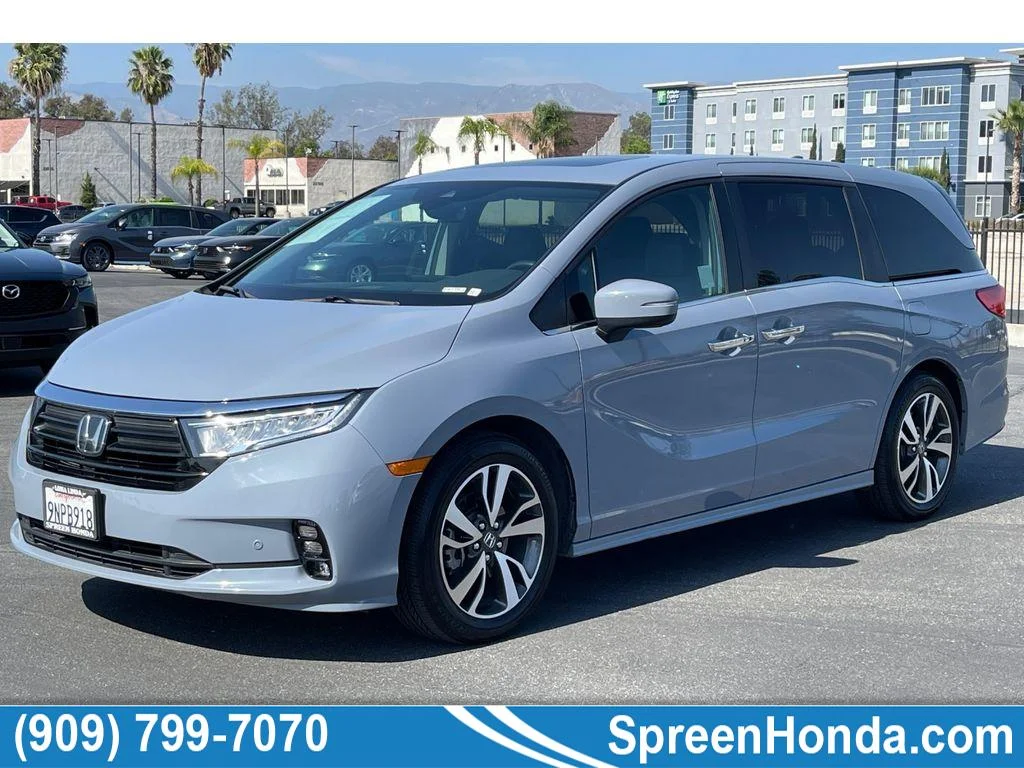 2024 Honda Odyssey Touring's photo