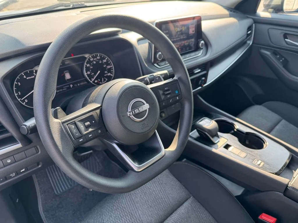 Used 2024 Gray Nissan SV image 16