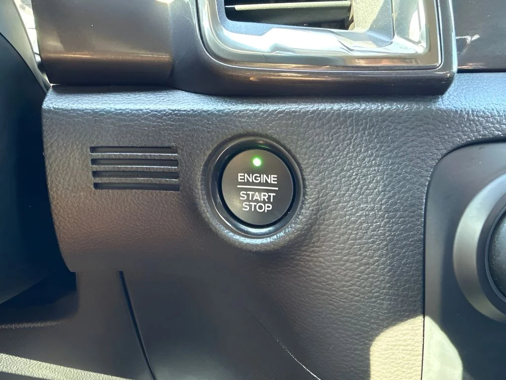 Used 2019 Silver Ford Lariat image 19