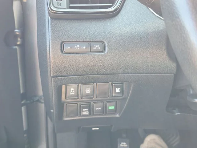 Used 2019 Gray Nissan S image 26