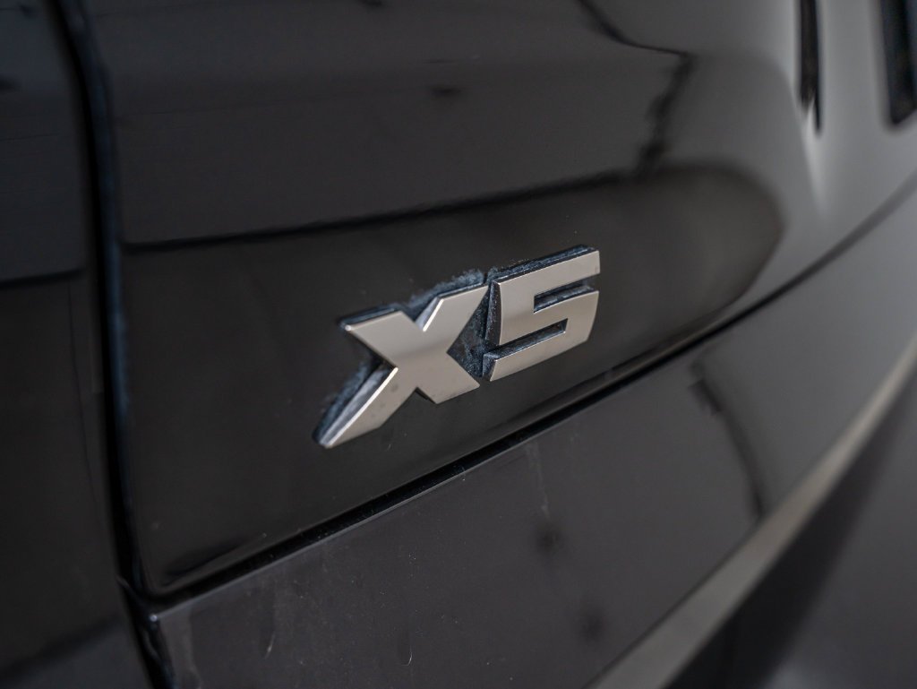 Used 2020 Black Sapphire Metallic BMW M50i image 16