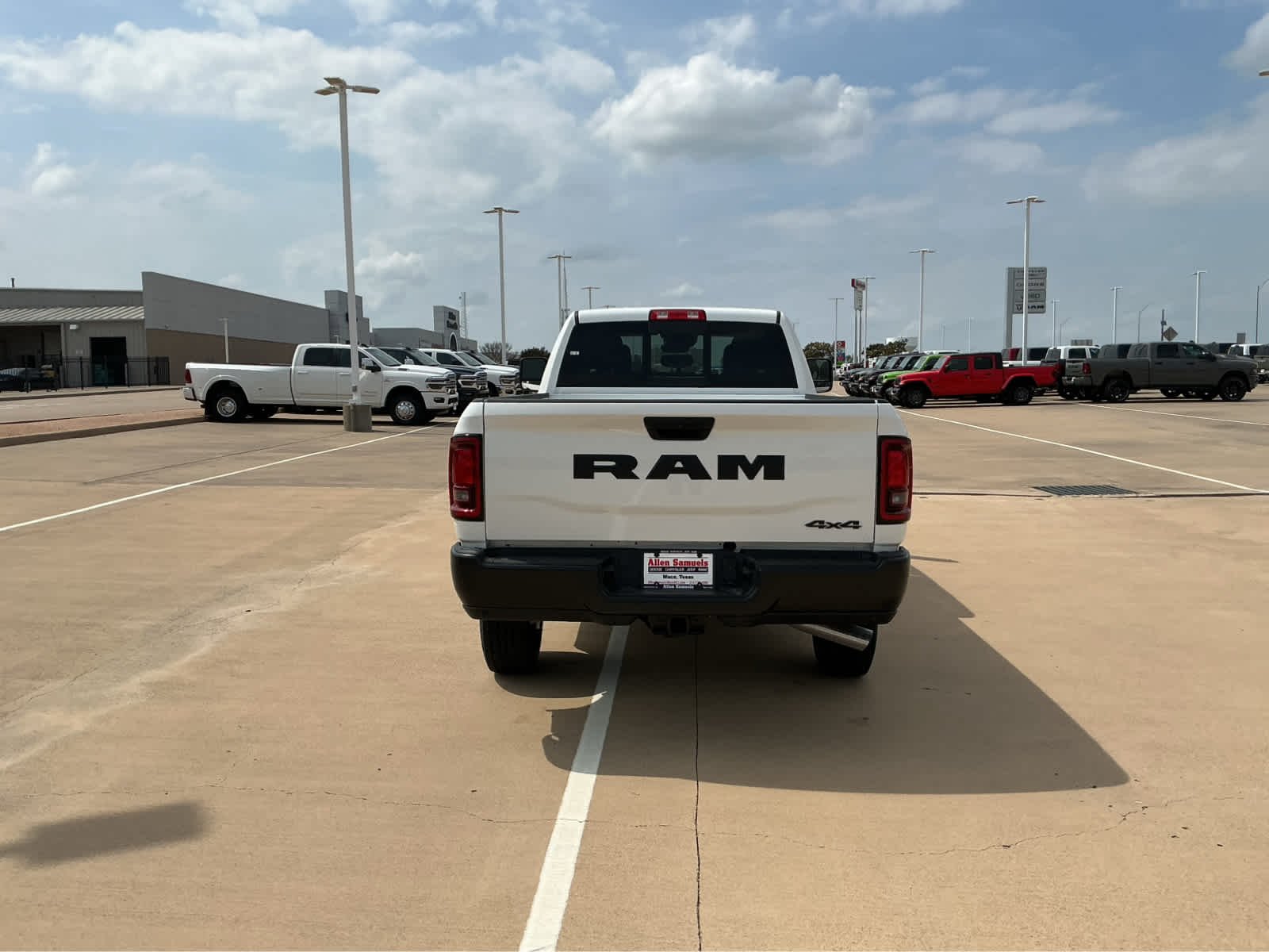 New 2026 Bright White Clear-Coat Exterior Paint RAM Tradesman image 9