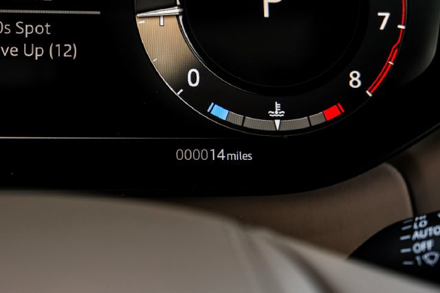 New 2027 Fuji White Land Rover Dynamic SE image 25