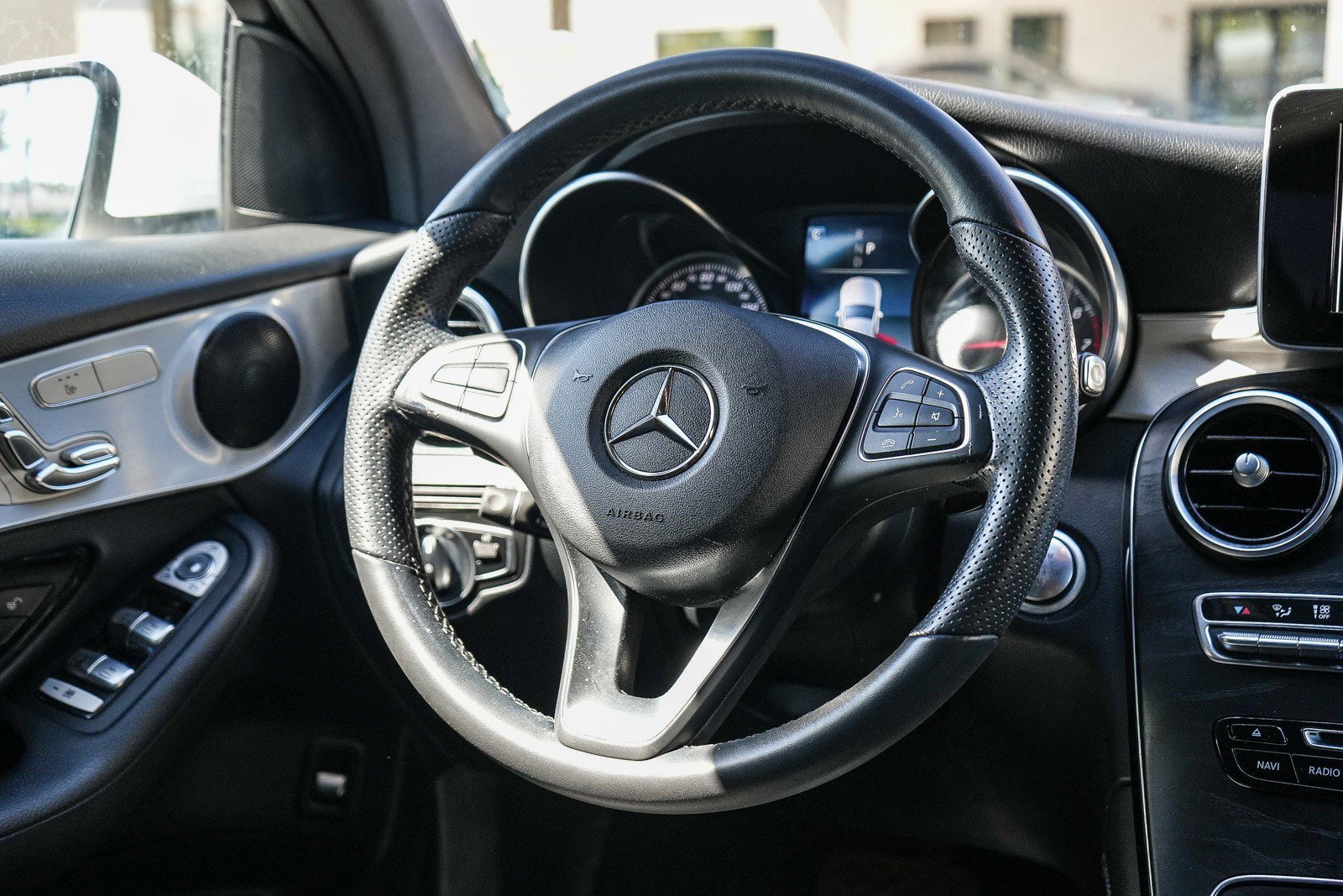 Used 2019 Polar White Mercedes-Benz 300 image 14