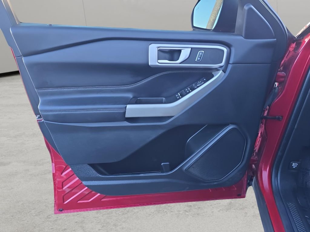 Used 2021 Rapid Red Metallic Tinted Clearcoat Ford XLT image 10