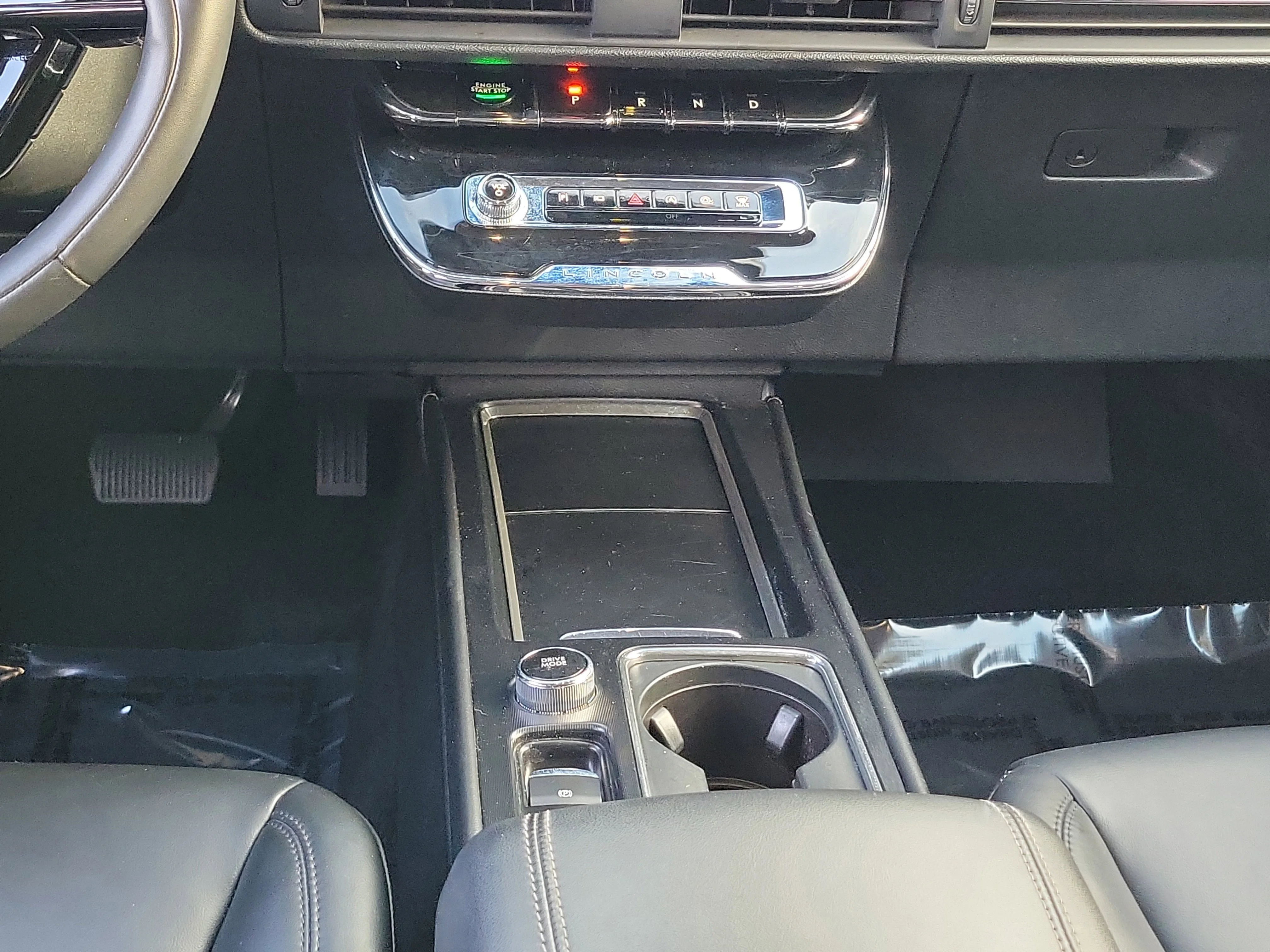Used 2023 Black Metallic Lincoln Standard image 18