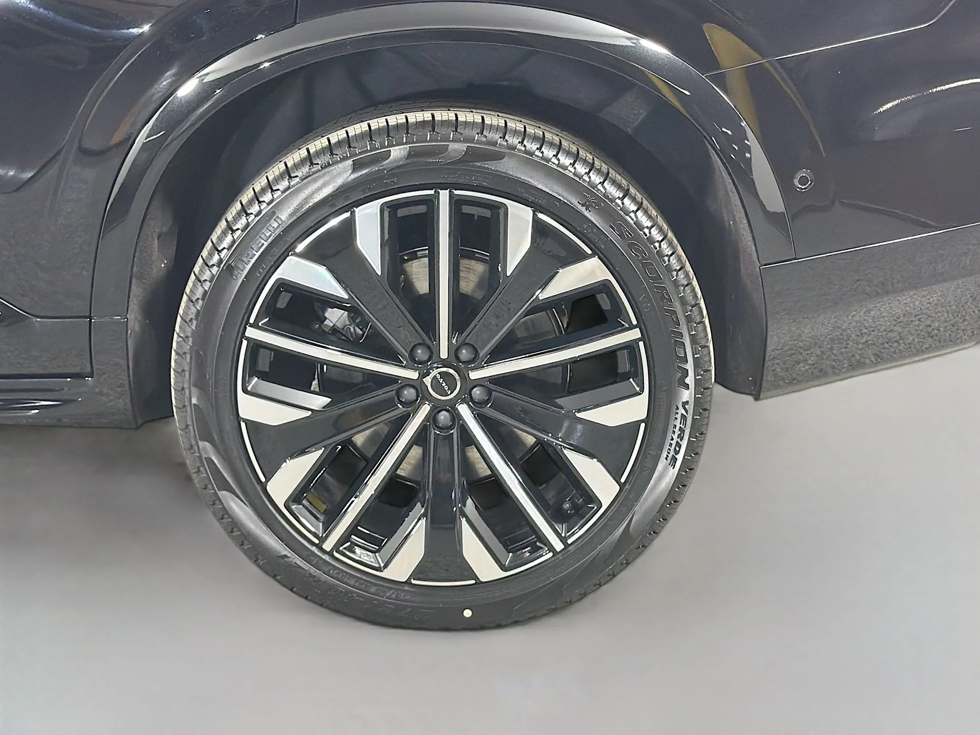 New 2026 Onyx Black Volvo Ultra image 30