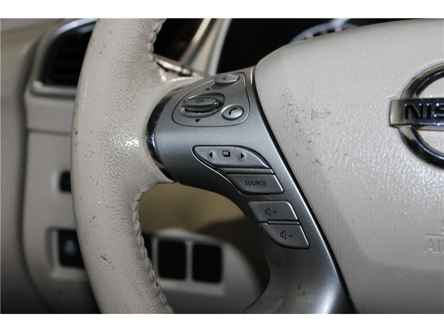 Used 2017 Pearl White Nissan Platinum image 28