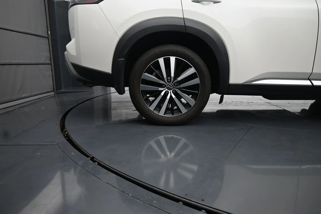 2023 Nissan Pathfinder Platinum - Photo 10