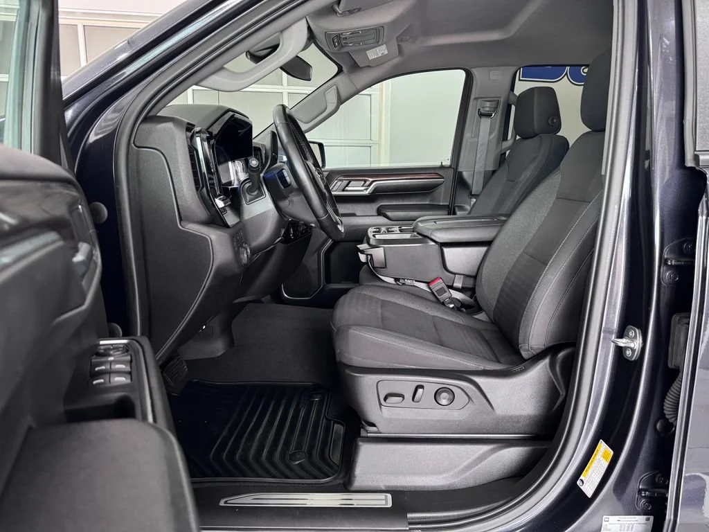 2023 Chevrolet Silverado 1500 LT - Photo 11