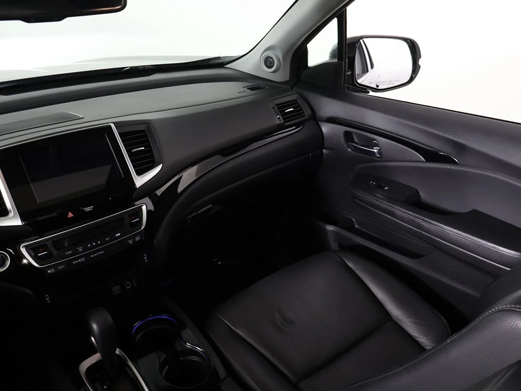 Used 2019 Crystal Black Pearl Honda RTL-E image 39
