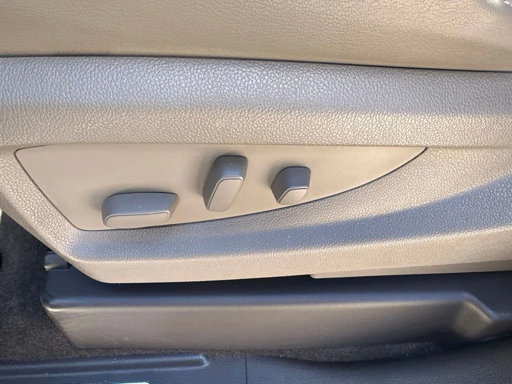 Used 2015 Gray GMC Denali image 7