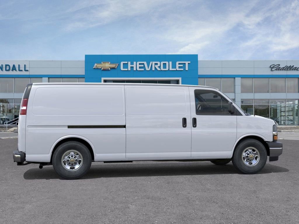New 2025 Summit White Chevrolet WT image 5