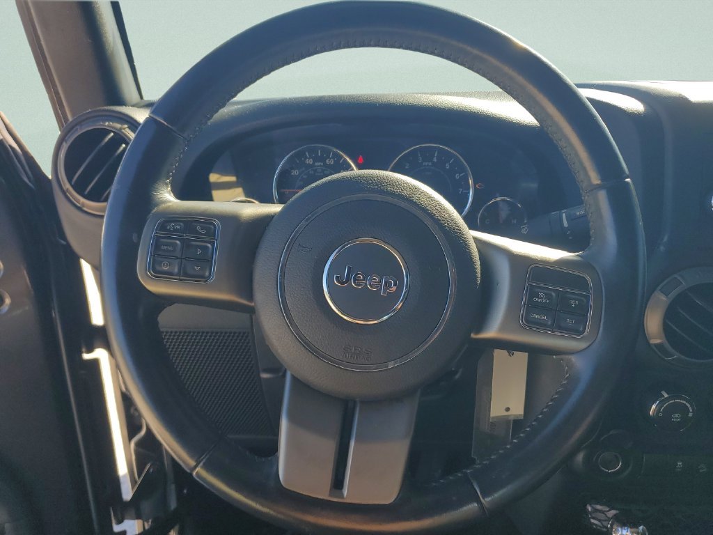 Used 2018 Gray Jeep Sport image 13