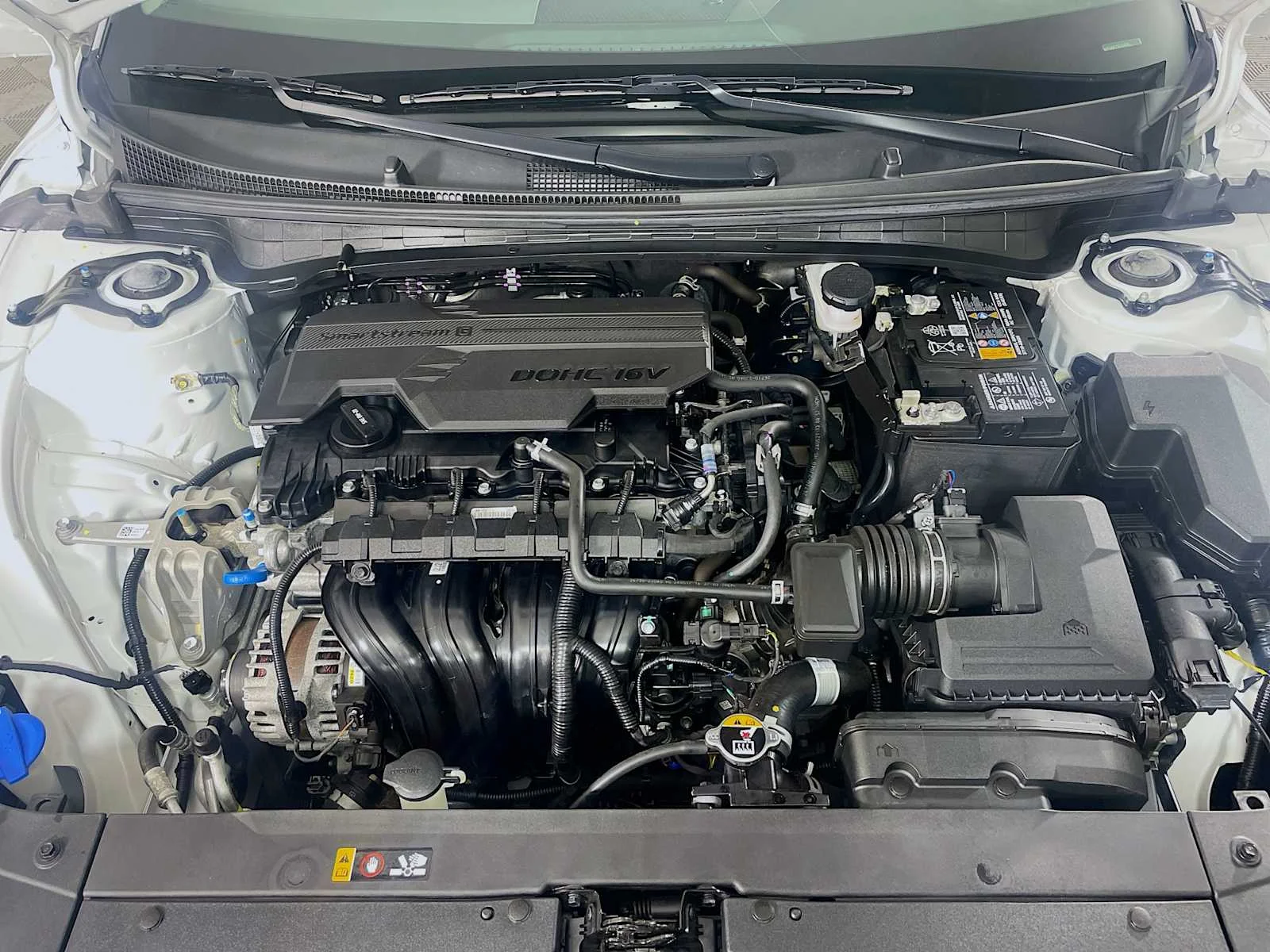 Used 2025 Snow White Pearl Kia EX image 26