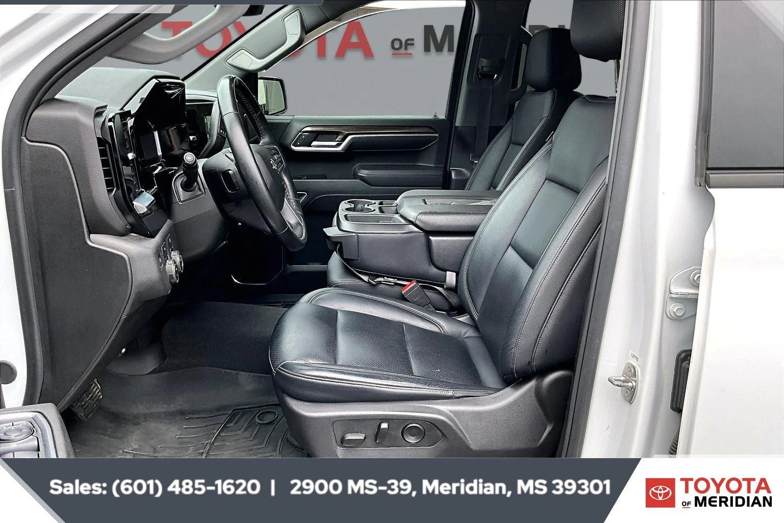 Used 2024 Summit White Chevrolet RST image 18