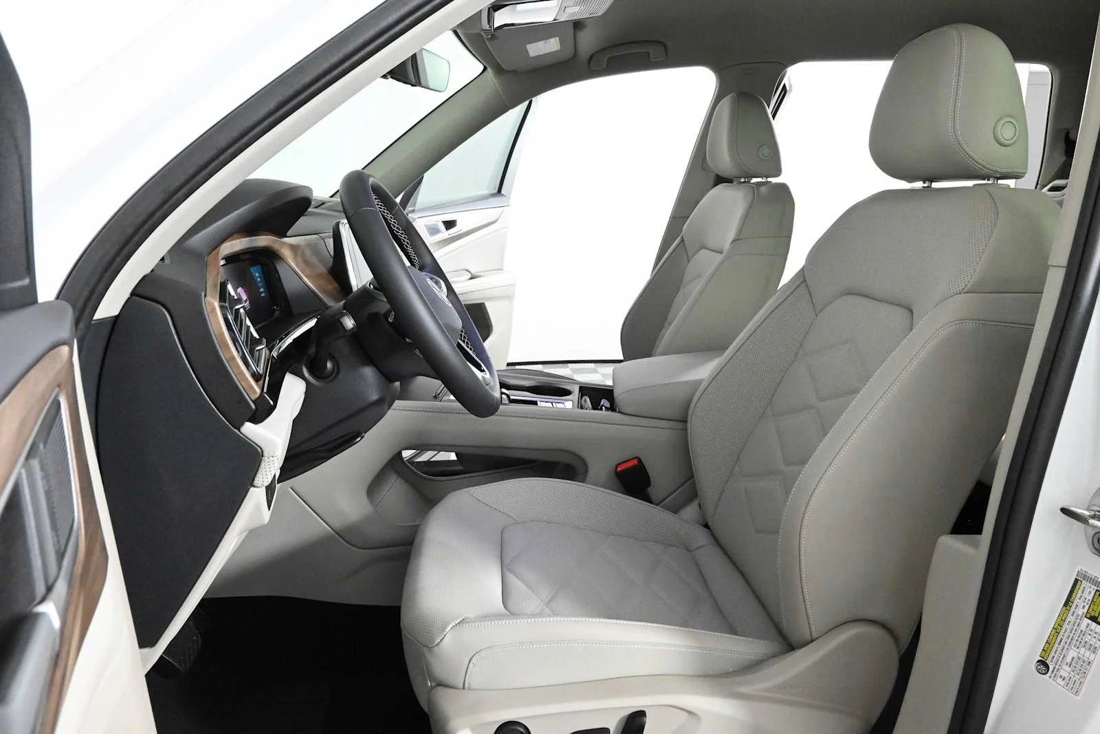 New 2026 Opal White Pearl Volkswagen 2.0T SE image 20