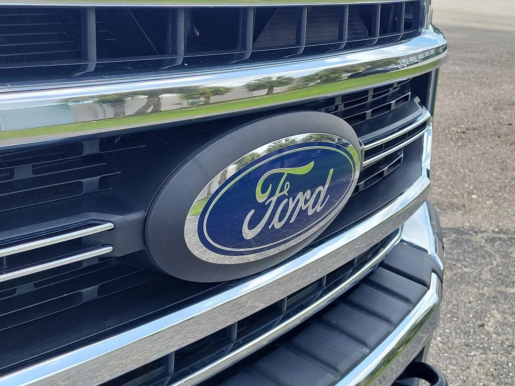 Used 2021 White Ford Lariat image 7