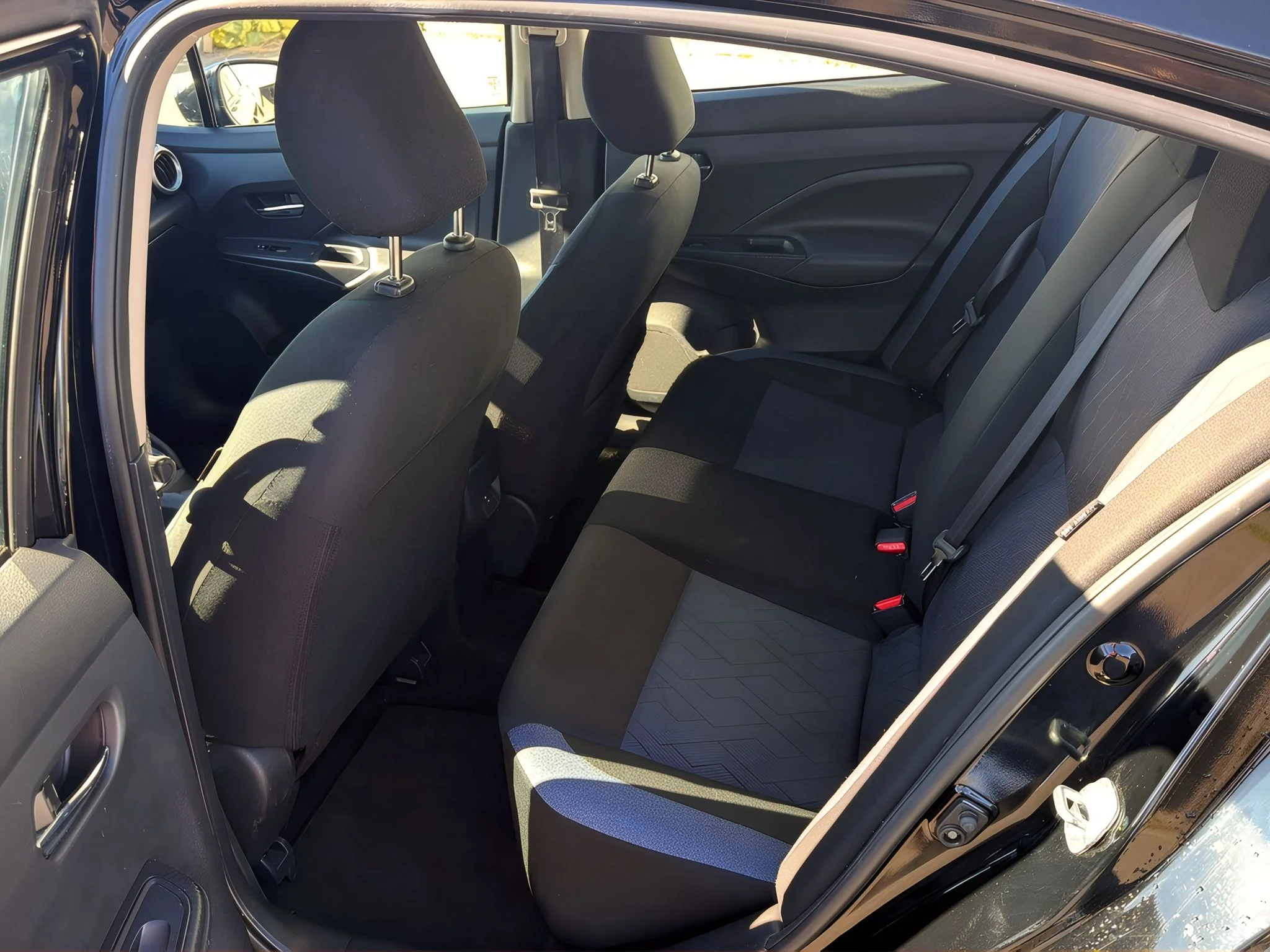 2024 Nissan Versa Sedan SV - Photo 28