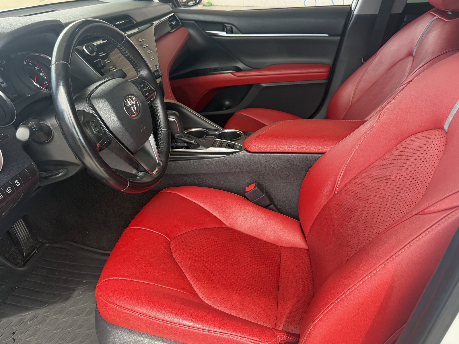 Used 2019 Wind Chill Pearl Toyota XSE V6 image 21