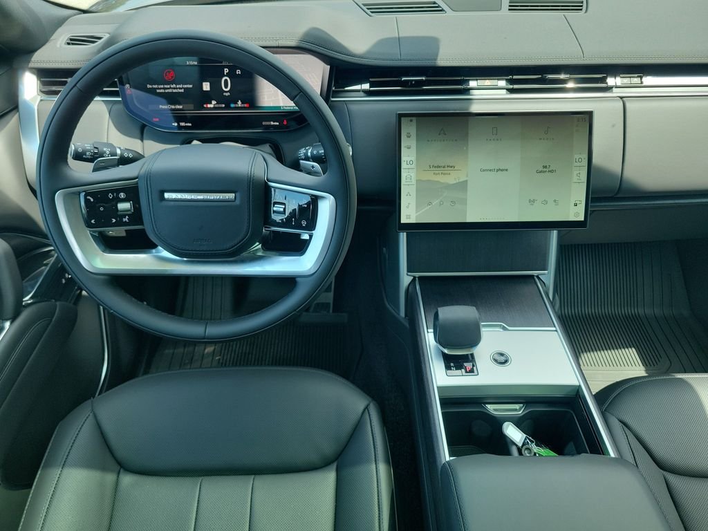 New 2026 Charente Grey Land Rover SE image 18