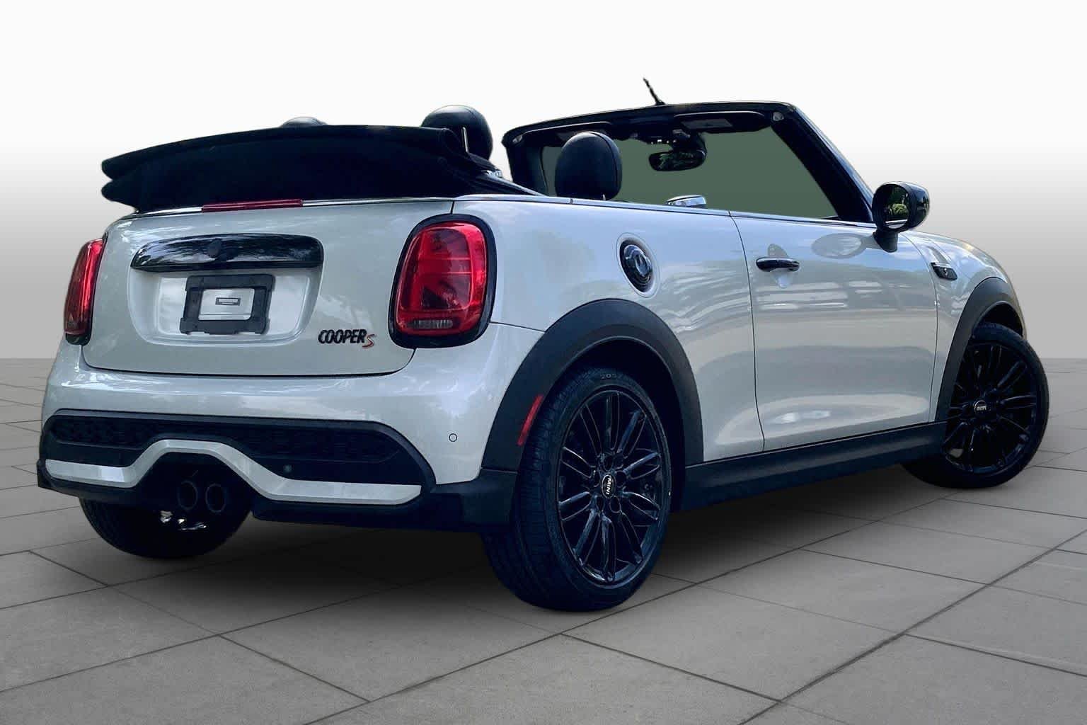 Used 2022 White Silver Metallic MINI Cooper S image 12