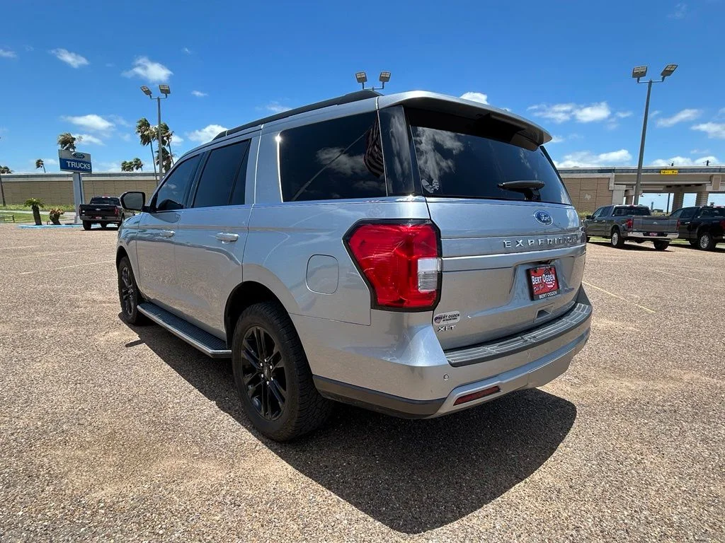 Used 2023 Silver Ford XLT image 4