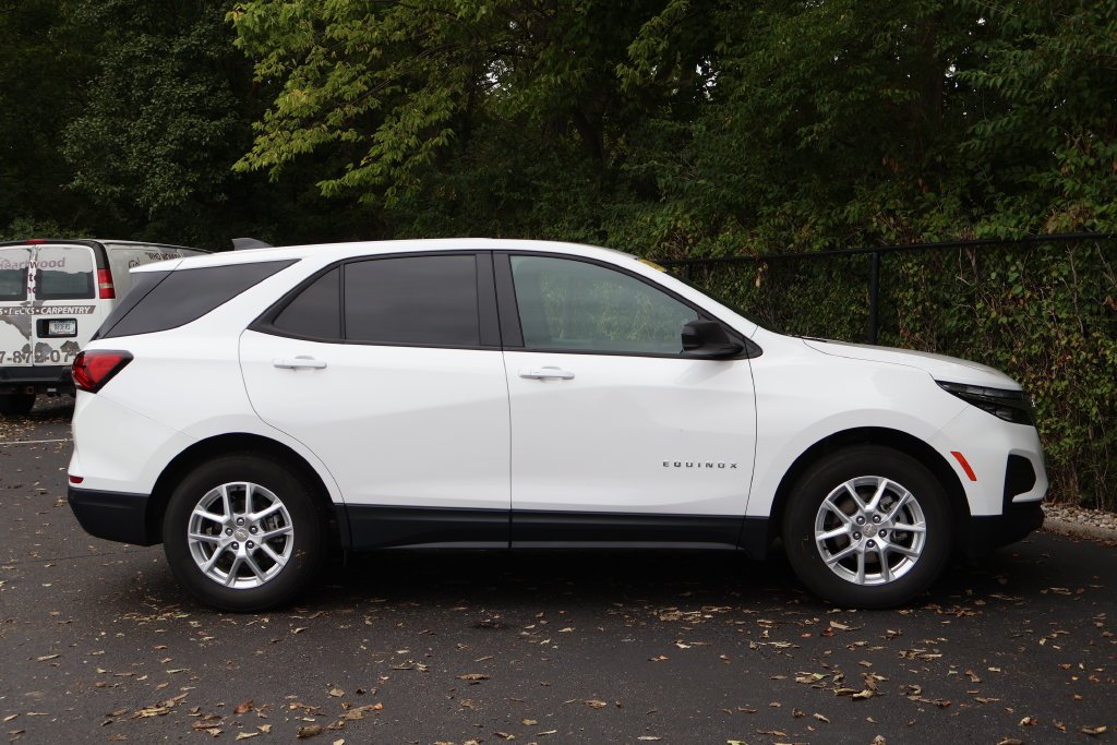 2024 Chevrolet Equinox LS - Photo 11