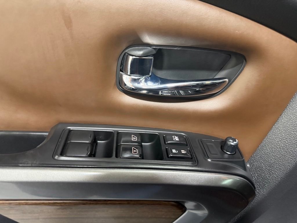 Used 2016 Red Nissan Platinum Reserve image 12