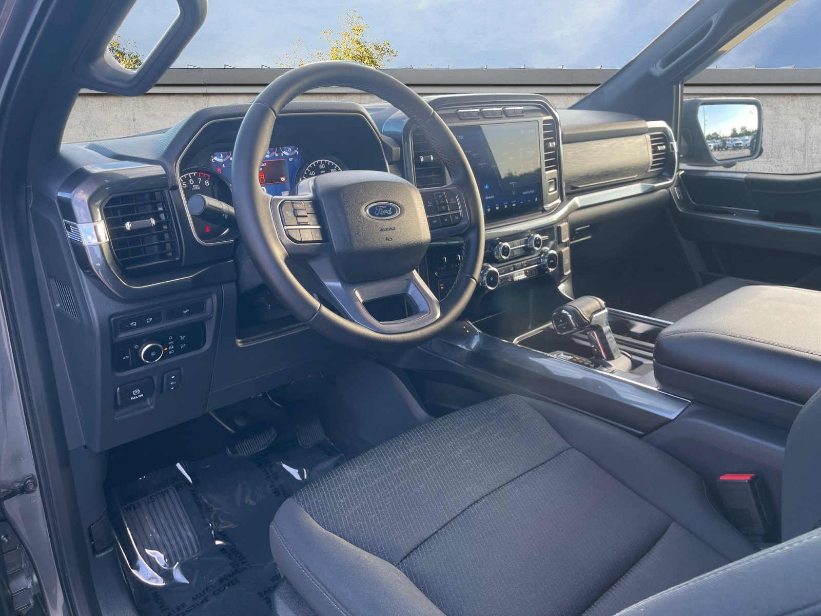 Used 2023 Gray Metallic Ford XLT image 10