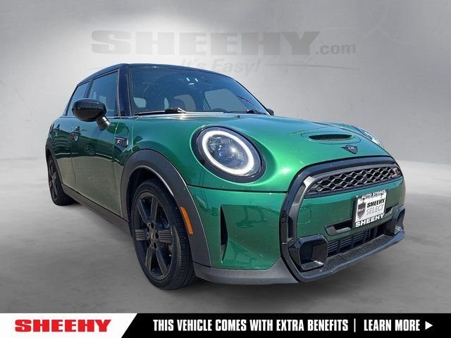 2022 MINI Hardtop Cooper S's photo