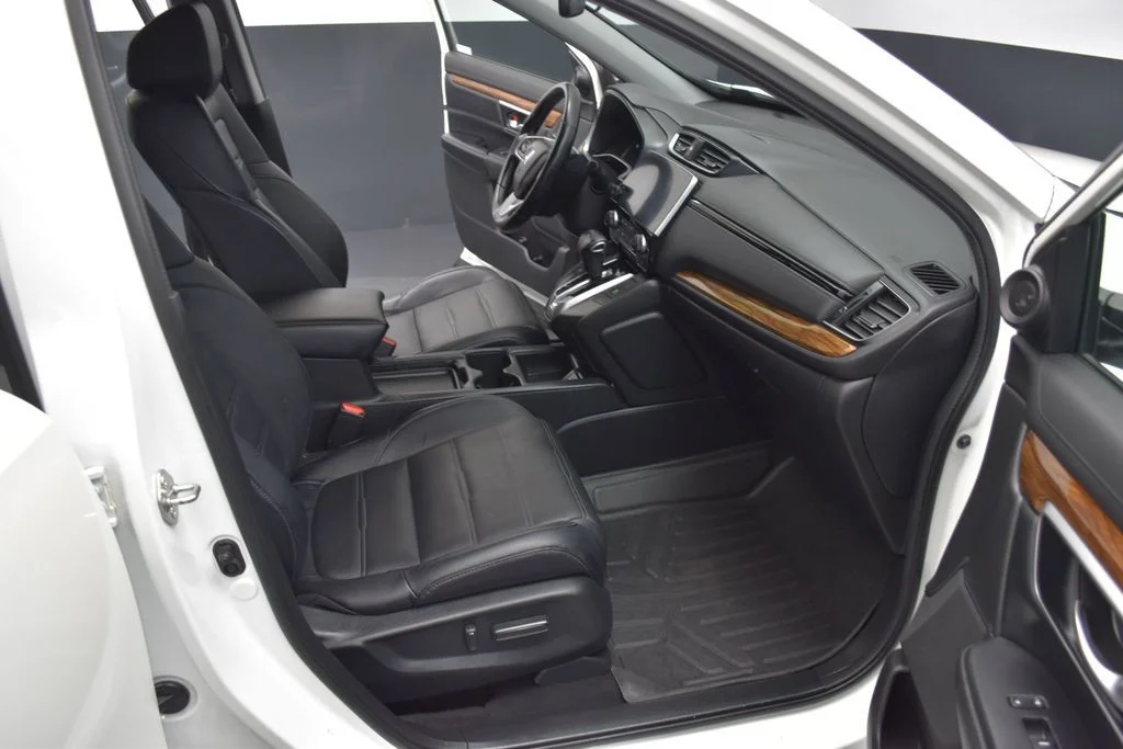 Used 2018 White Honda Touring image 27