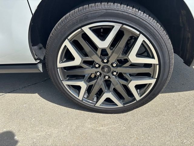 New 2026 Star White Metallic Tri-Coat Ford Platinum image 10
