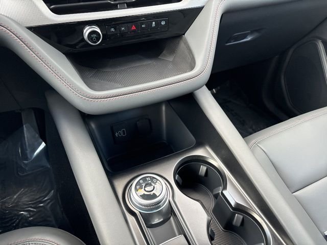 New 2026 Star White Metallic Tri-Coat Ford Active image 27