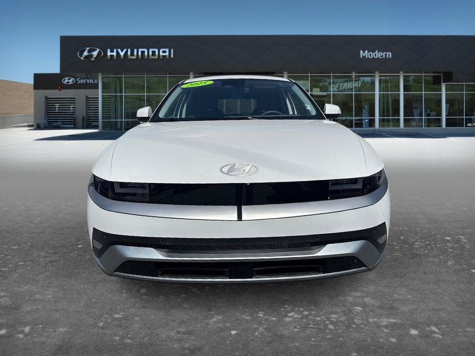 Used 2025 Atlas White Hyundai SE image 2