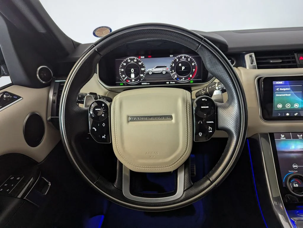 Used 2022 Black Land Rover HSE Silver Edition image 37
