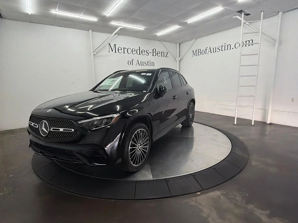 New 2027 Black Mercedes-Benz GLC 300 image 3