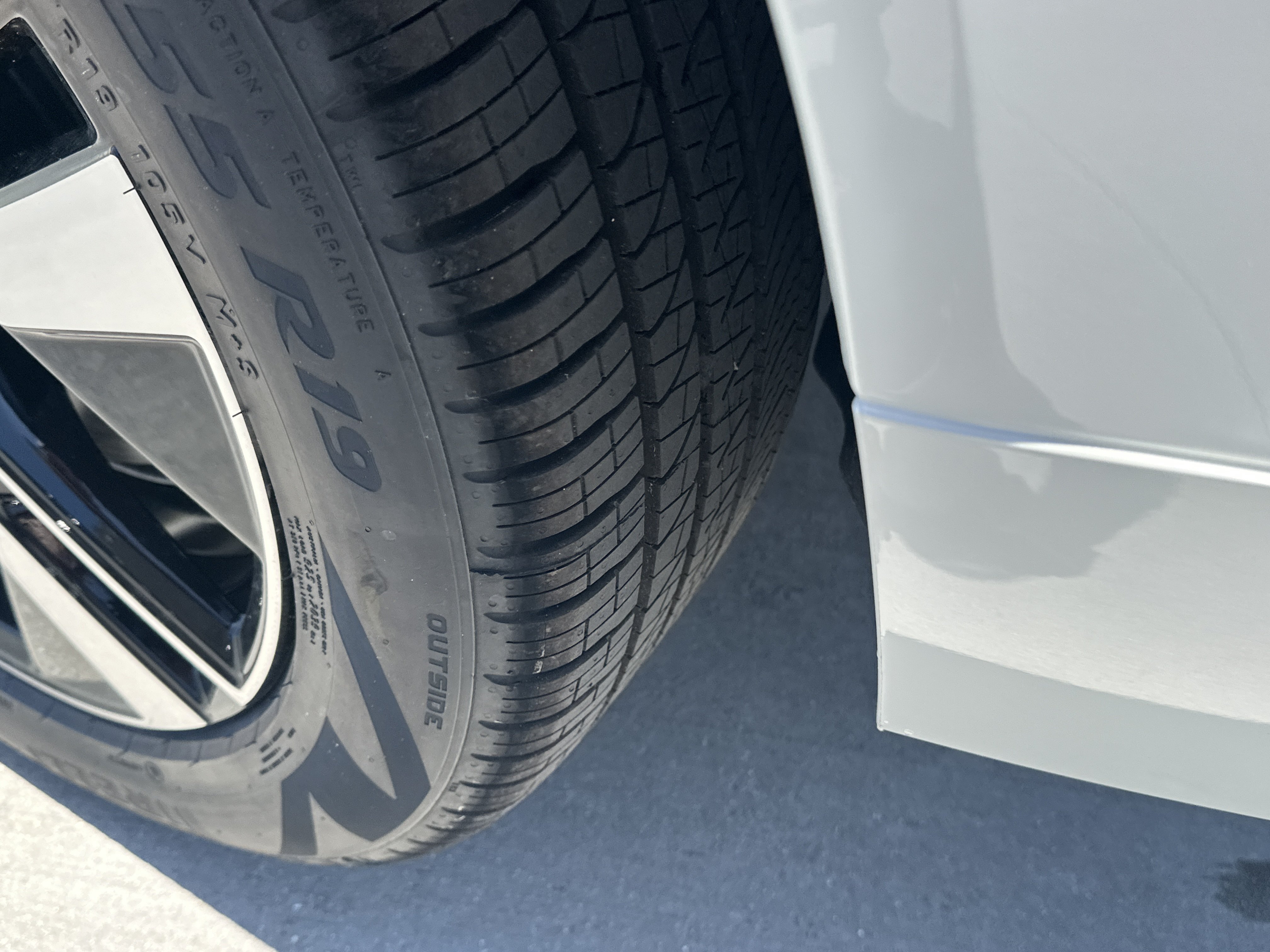 New 2026 Crystal White Volvo Core image 11